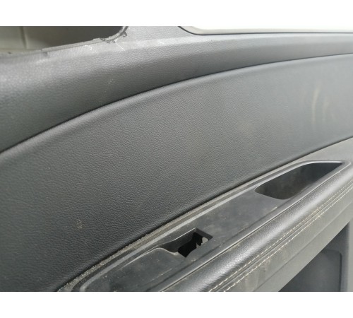 Обшивка двери передняя правая