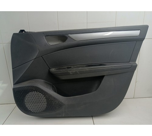 Обшивка двери передняя правая