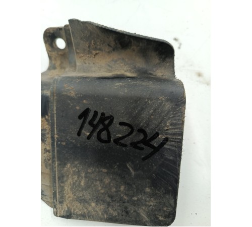 Брызговик задний правый