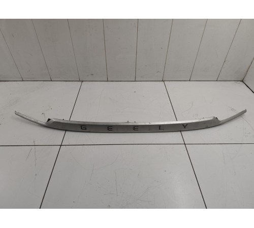 Накладка крышки багажника