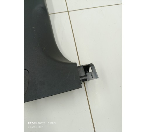 Накладка центральной стойки правая