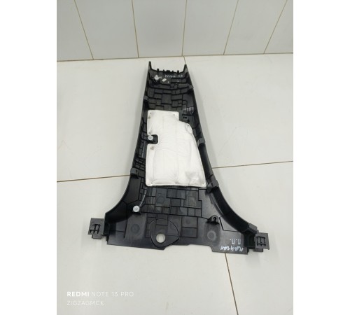 Накладка центральной стойки правая