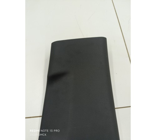 Накладка центральной стойки правая