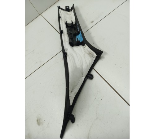 Обшивка стойки лобового стекла левая