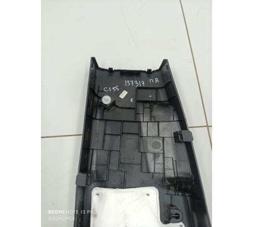 Накладка центральной стойки правая