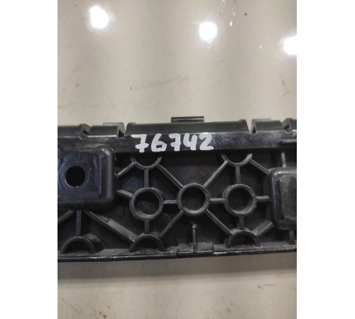 Кронштейн заднего бампера (левый)