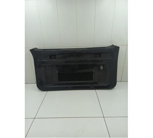 Обшивка двери крышки багажника