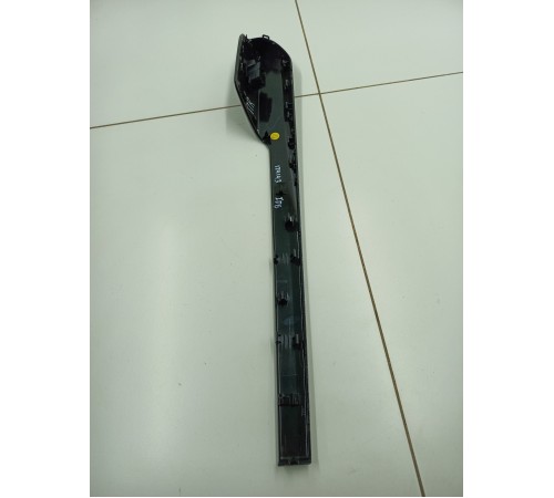 Накладка обшивки двери передняя правая декоративная