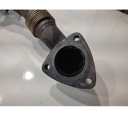 Соединительная труба выпускных коллекторов