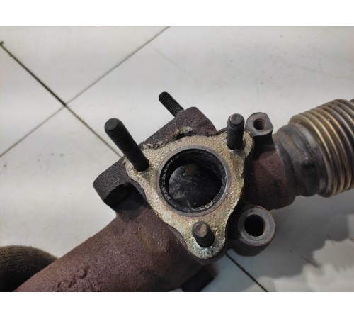 Соединительная труба выпускных коллекторов