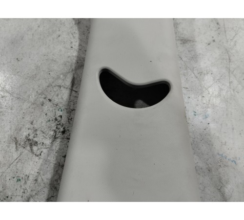 Обшивка центральной стойки правая верхняя