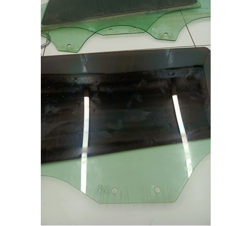 Стекло двери заднее правое