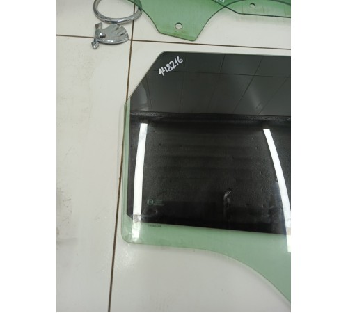 Стекло двери заднее правое