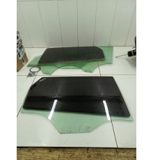 Стекло двери заднее правое