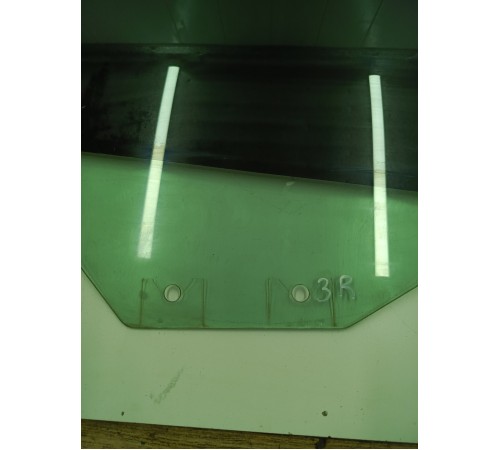 Стекло двери заднее правое