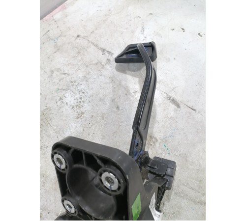 Педаль тормоза