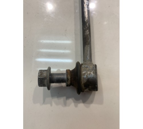 Стойка переднего стабилизатора