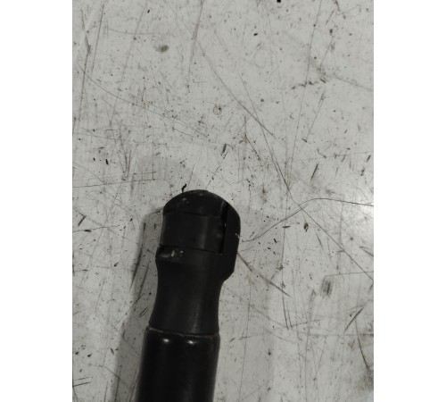 Амортизатор капота правый