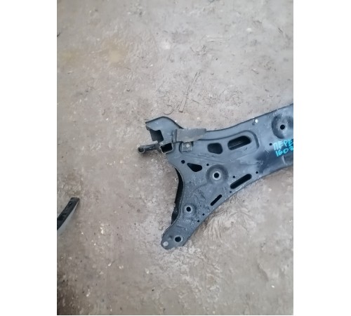 Балка (подрамник) передний