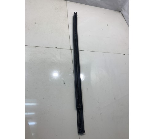 Уплотнитель стекла (передний, правый, внешний)