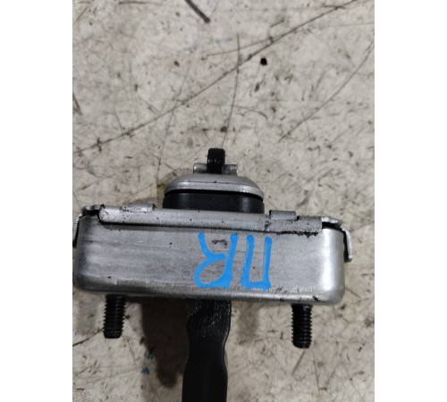 Ограничитель двери передний правый