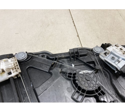 Стеклоподъемник (передний,правый)