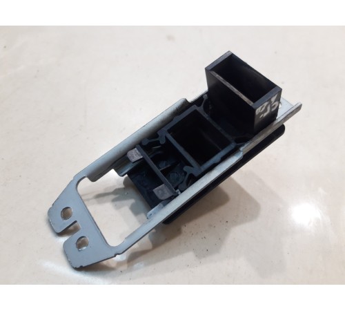 кнопка блокировки замка(среднего левого)