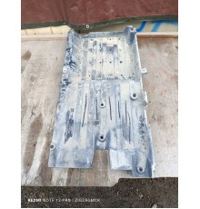 Защита днища антигравийная правая