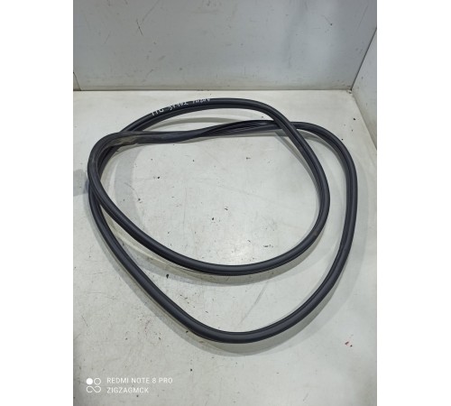 Уплотнитель двери(передний левый)