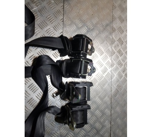 Ремень безопасности