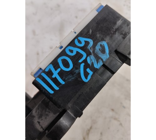 Блок предохранителей салонный