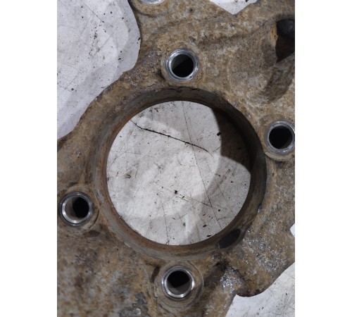 Кулак поворотный(передний левый)