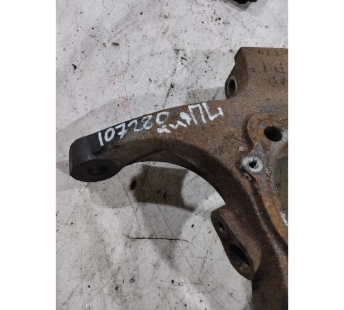 Кулак поворотный(передний левый)