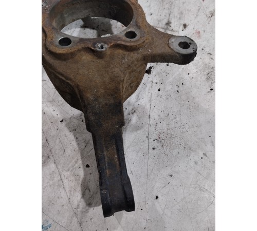 Кулак поворотный(передний левый)