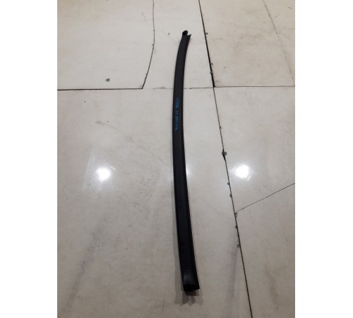 Уплотнитель стекла двери (задний левый внутренний)