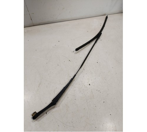 Поводок стеклоочистителя(правый)