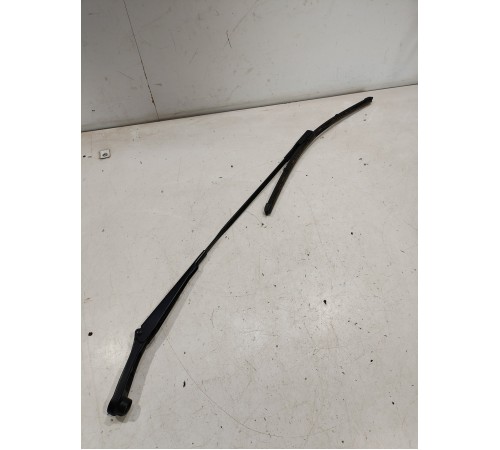 Поводок стеклоочистителя(правый)