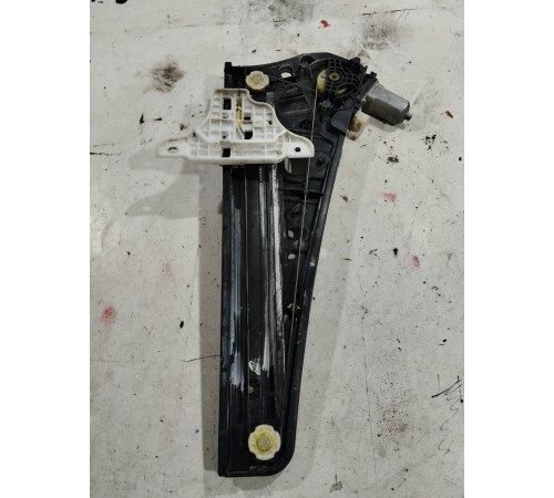 Стеклоподъемник (задний правый)