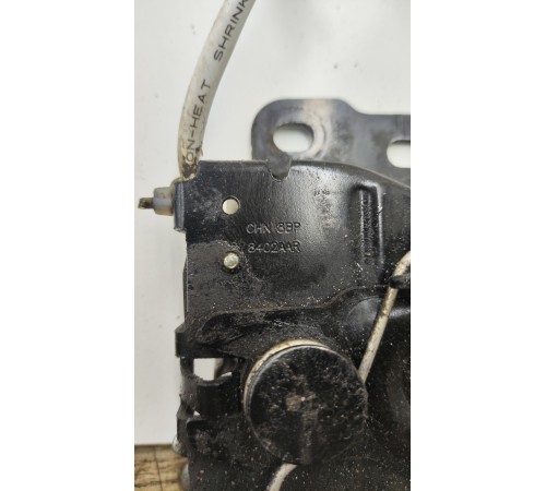 Замок капота уценка