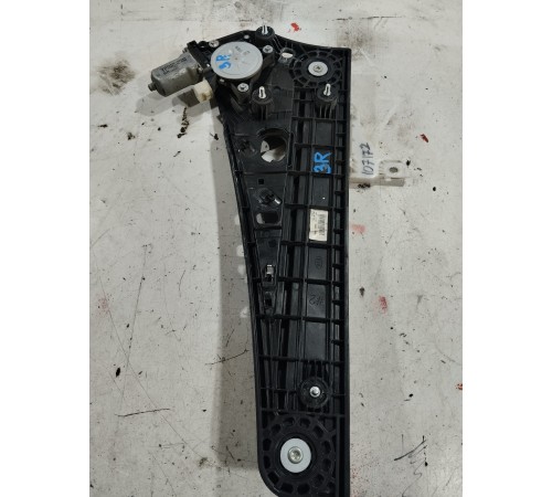 Стеклоподъемник (задний правый)