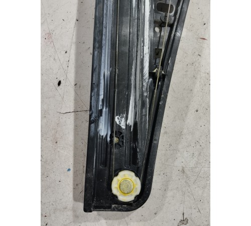 Стеклоподъемник (задний правый)