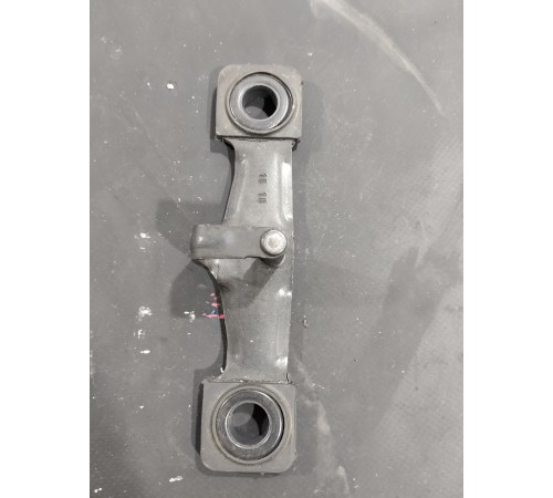 Ответная часть замка крышки багажника