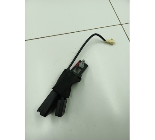 Ответная часть ремня безопасности задняя левая