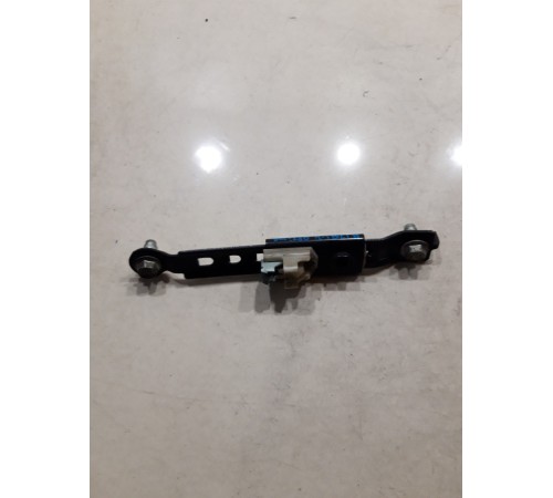 Механизм регулировки подъема ремня безопасности (передний левый)