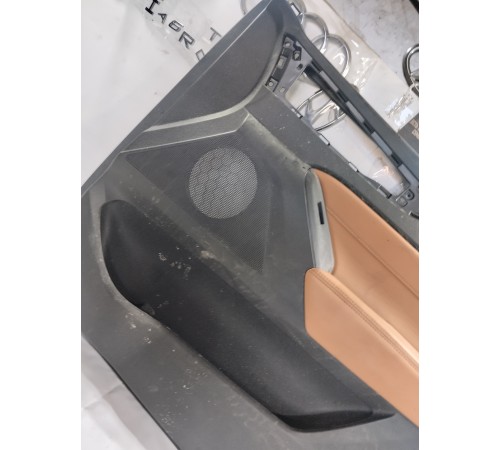 Обшивка двери передняя правая