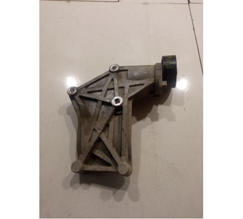 Ролик натяжителя