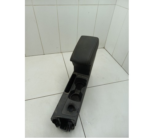 Центральная консоль с подлокотником