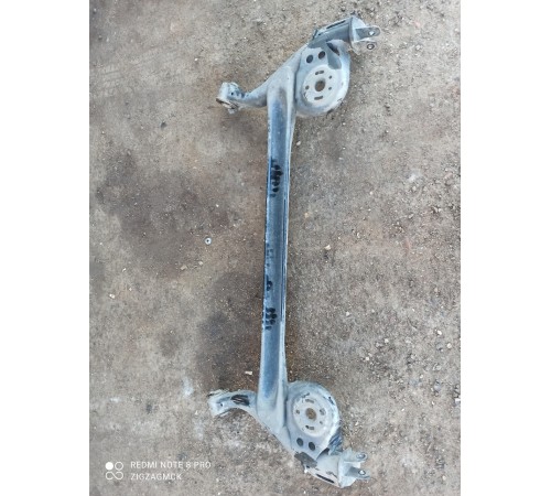 Балка задняя (подрамник)