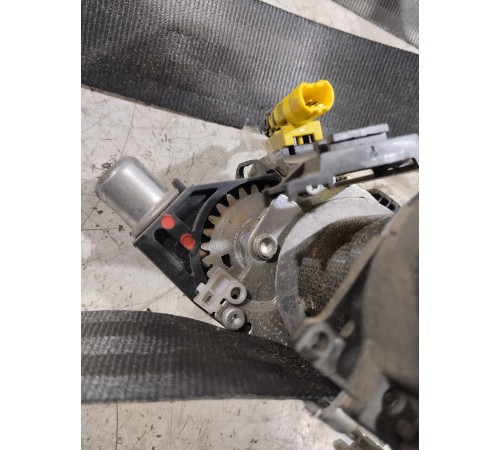 Ремень безопасности передний левый