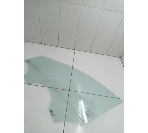 Стекло двери переднее левое